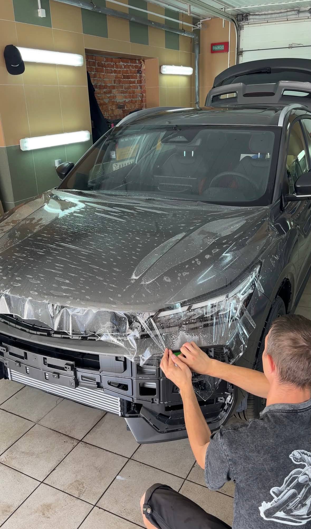 Оклейка капота и фар Belgee X50, Гомеле